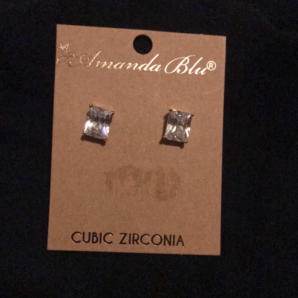 **SOLD**  NWT Amanda Blu Earrings